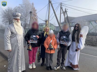 У кожної дитини має бути дитинство.