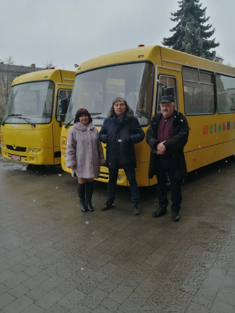 Солотвинська громада отримала новий спеціалізований шкільний автобус.