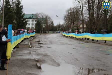 Солотвинська громада зустріла тіло полеглого Героя із села Кричка