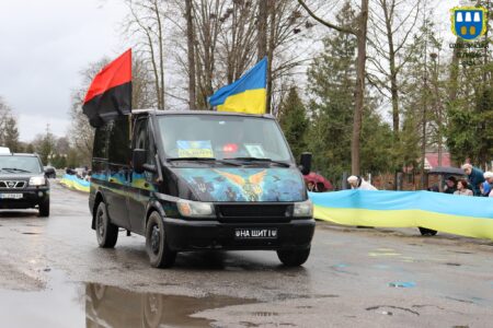 Солотвинська громада зустріла тіло полеглого Героя із села Кричка