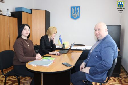 Представник Омбудсмана провів виїзний прийом у селищі Солотвин