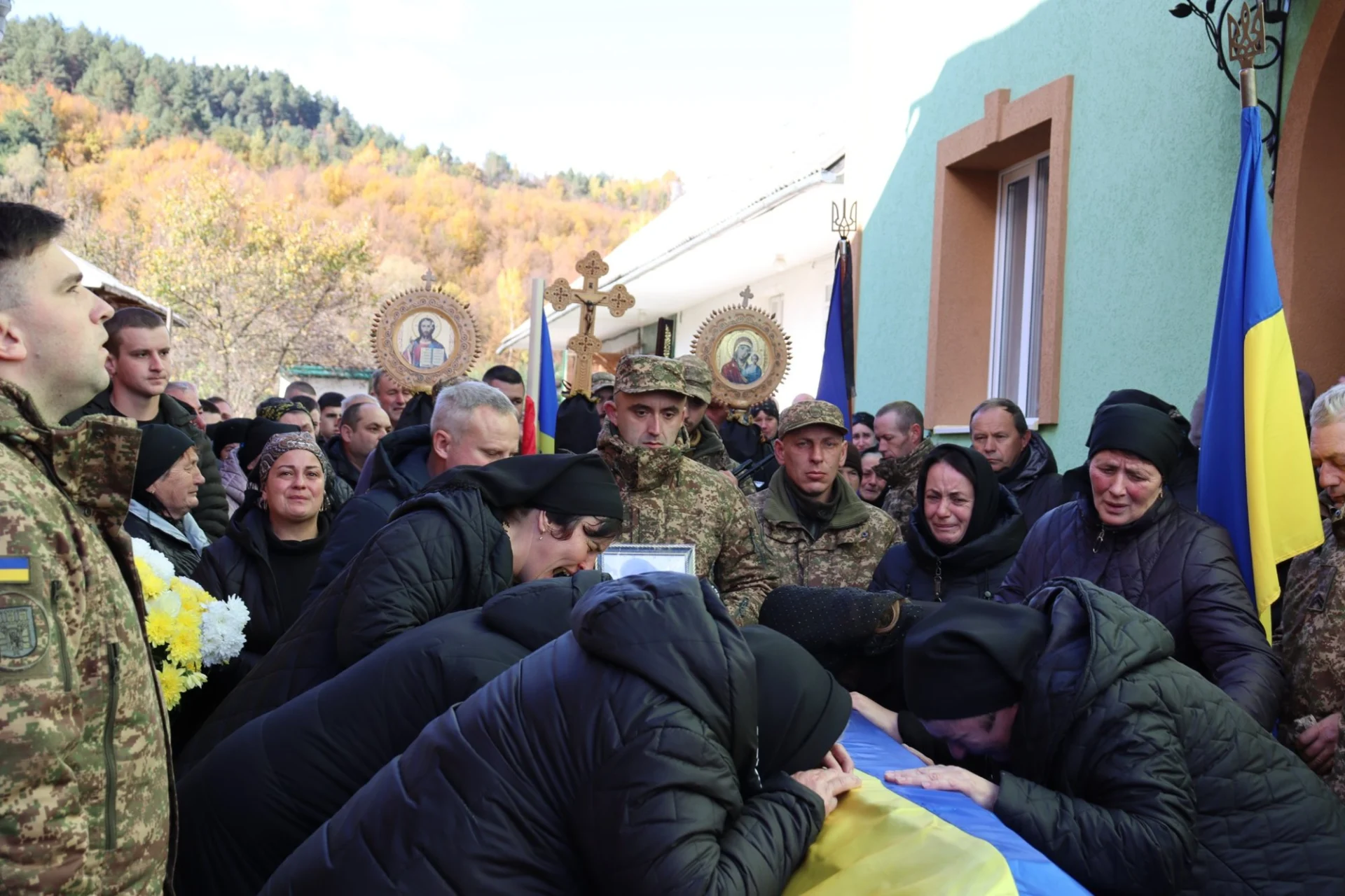 В селі Маркова попрощались з Героєм: Вічна пам’ять Івану Марцинюку