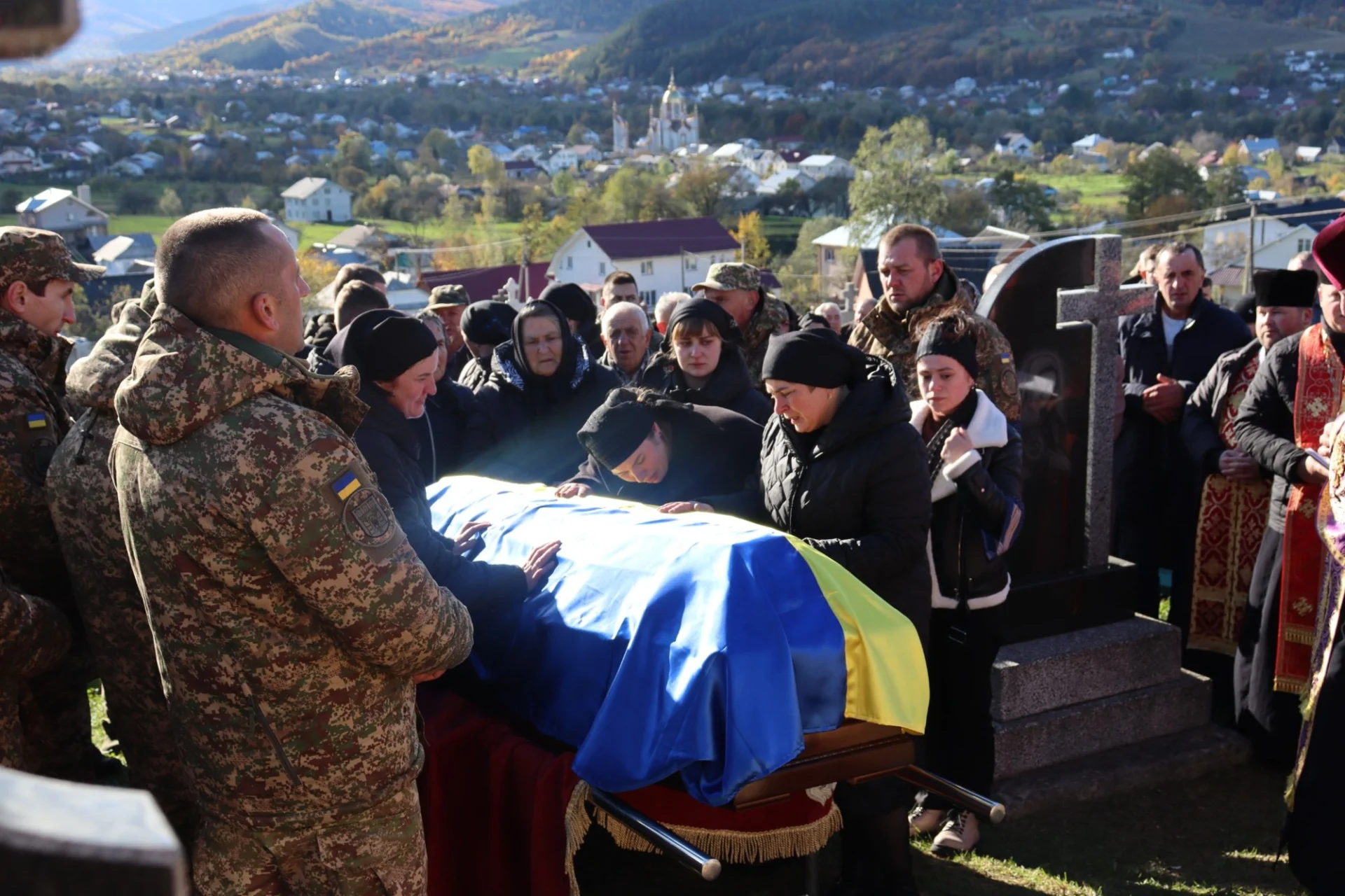 В селі Маркова попрощались з Героєм: Вічна пам’ять Івану Марцинюку