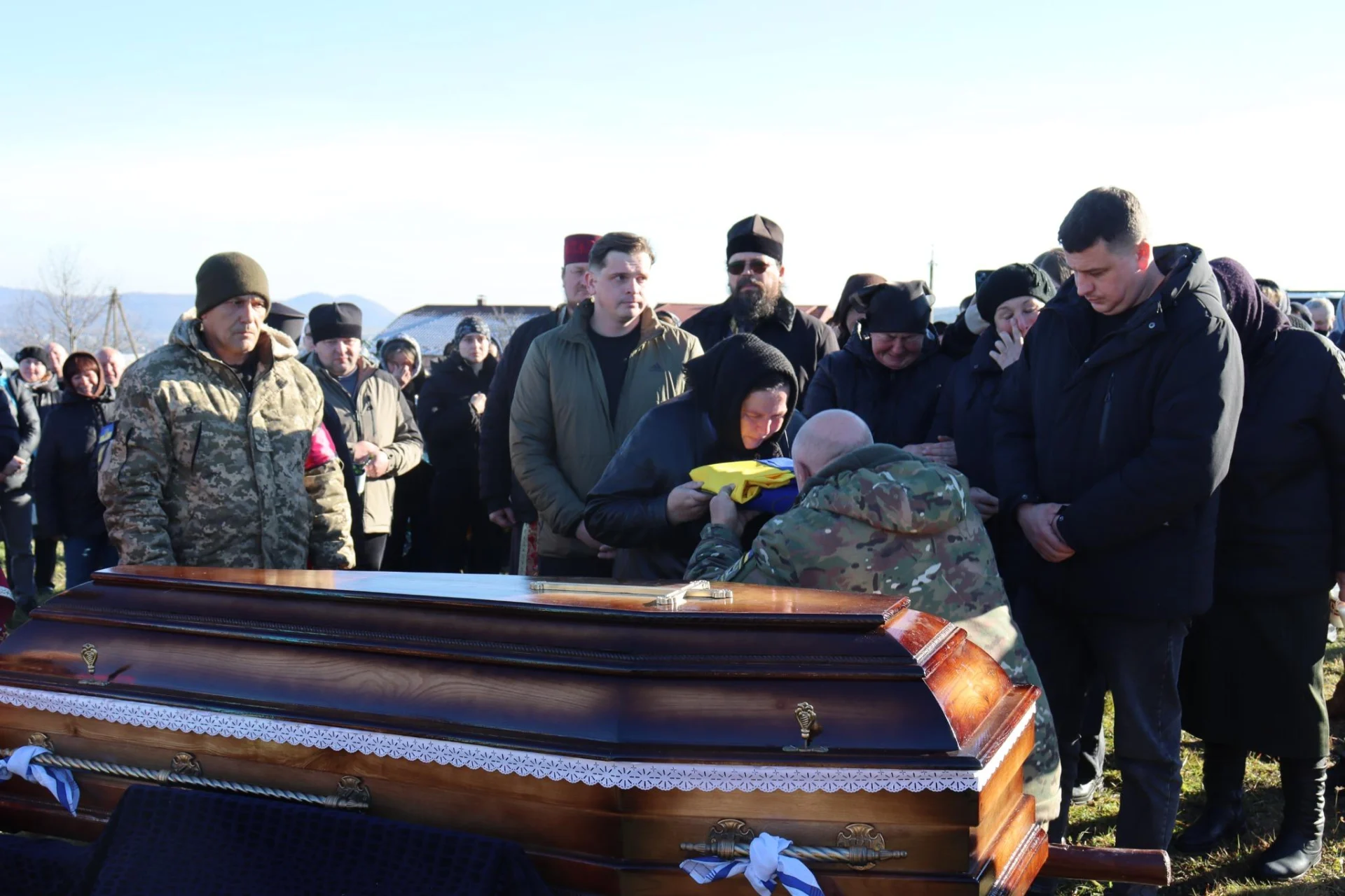 В селі Бабче попрощались з Героєм: Вічна пам&rsquo;ять Василю Скрипнику